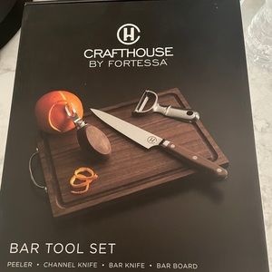 Bar kit with cutting board